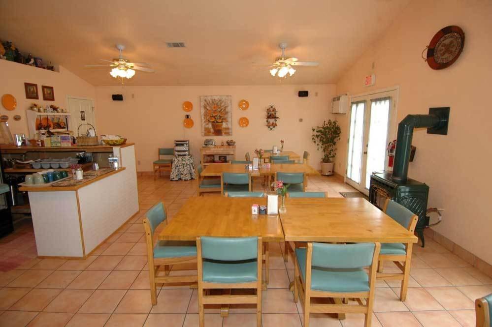 Buffalo Pointe Inn Williams Luaran gambar